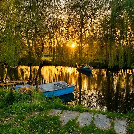 Sielanka Nad Jeziorem- Prywatny Blisko Morza Nyaraló
